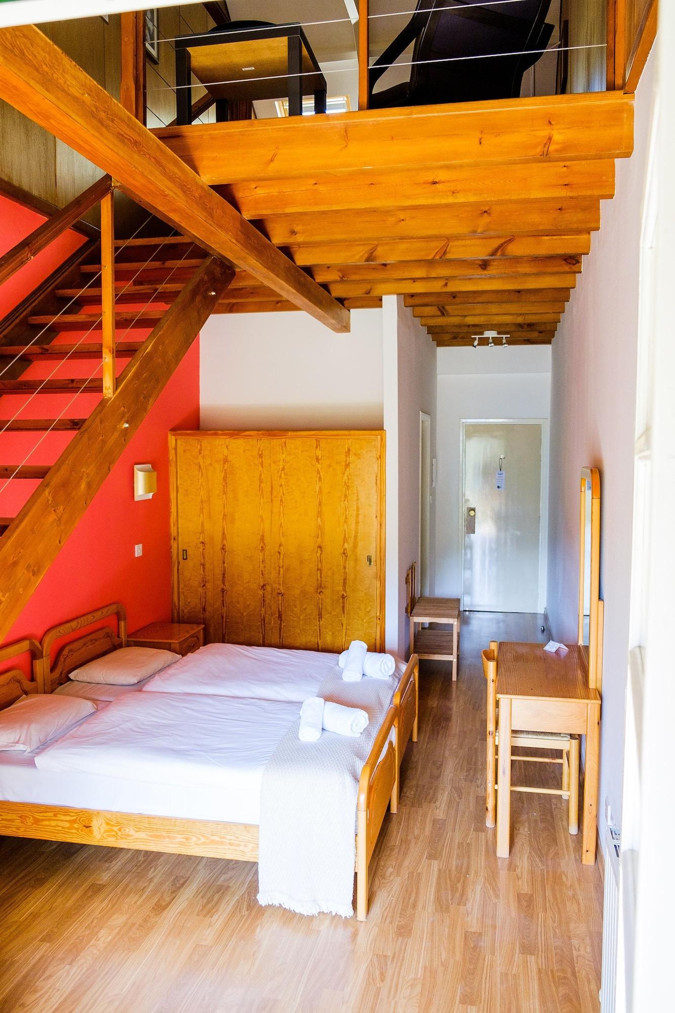 New Helvetia Hotel パノ・プラトレス エクステリア 写真
