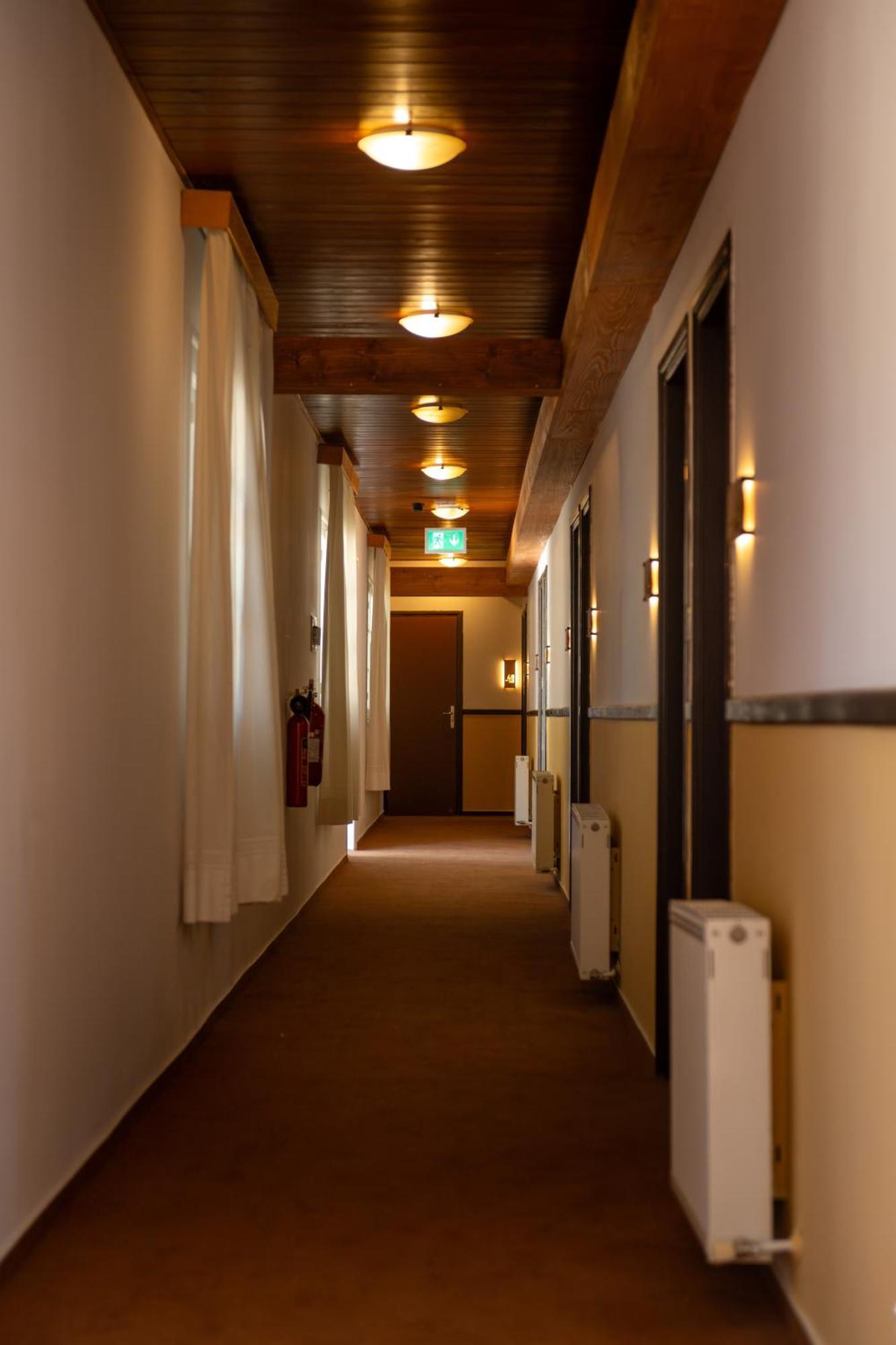 New Helvetia Hotel パノ・プラトレス エクステリア 写真