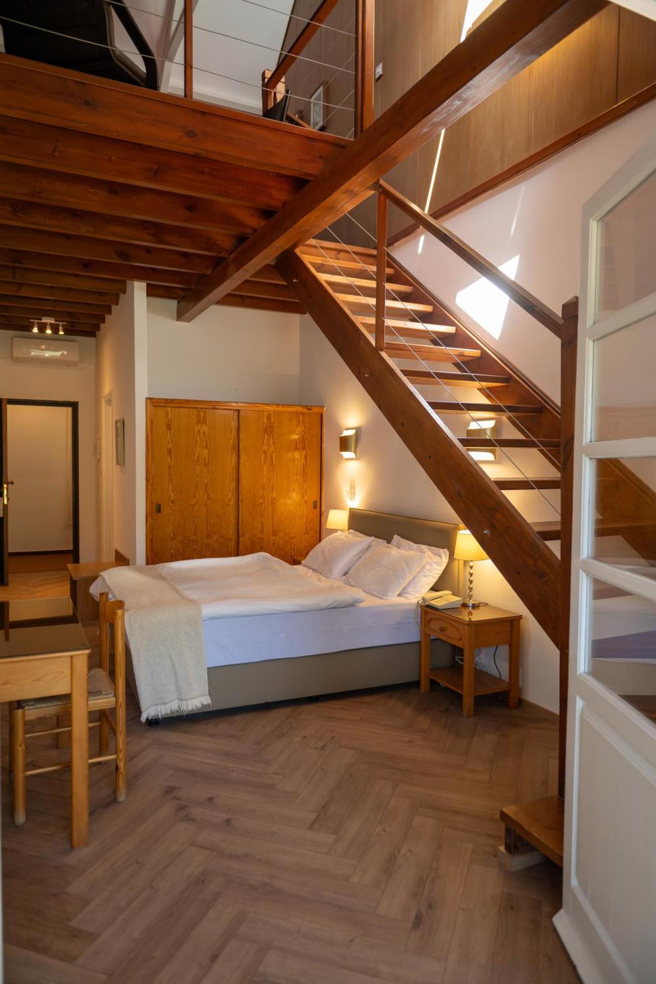 New Helvetia Hotel パノ・プラトレス エクステリア 写真